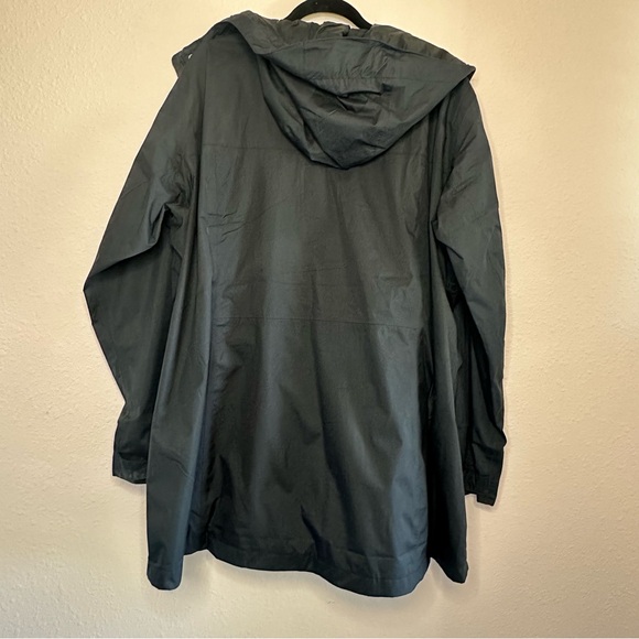 Columbia Women’s Black Omnitech Waterproof Jacket, 3X - Picture 7 of 11